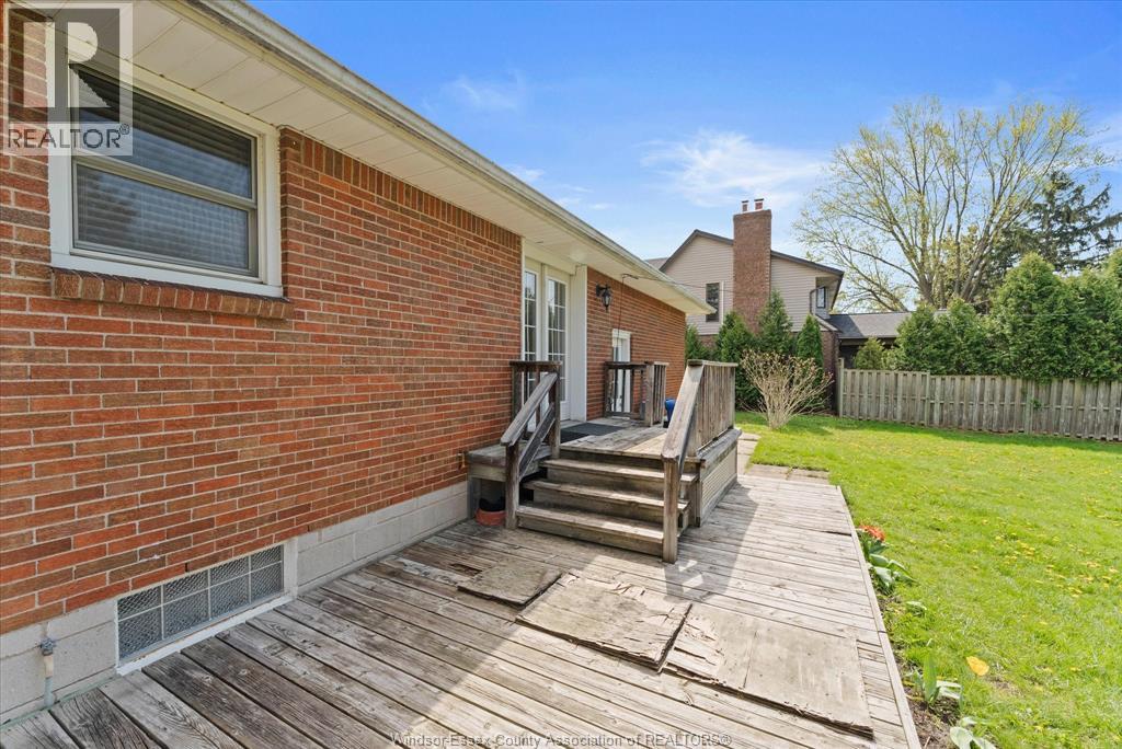 4045 DOUGALL, Windsor, Ontario, N9G1X4 — Photo 34