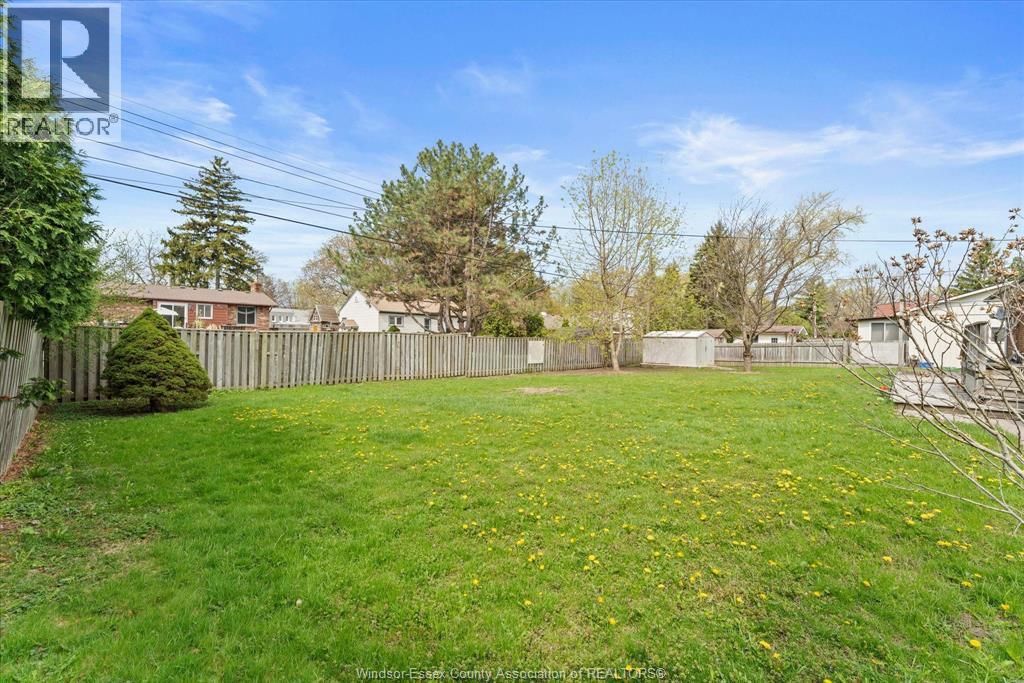 4045 DOUGALL, Windsor, Ontario, N9G1X4 — Photo 36