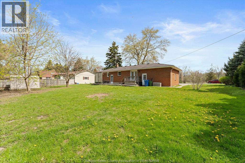 4045 DOUGALL, Windsor, Ontario, N9G1X4 — Photo 39