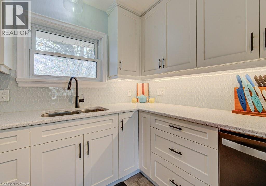 549 DUNBAR Road, Kitchener, Ontario, N2M2X1 — Photo 16