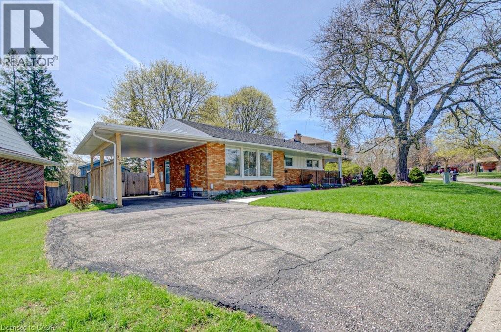 549 DUNBAR Road, Kitchener, Ontario, N2M2X1 — Photo 2