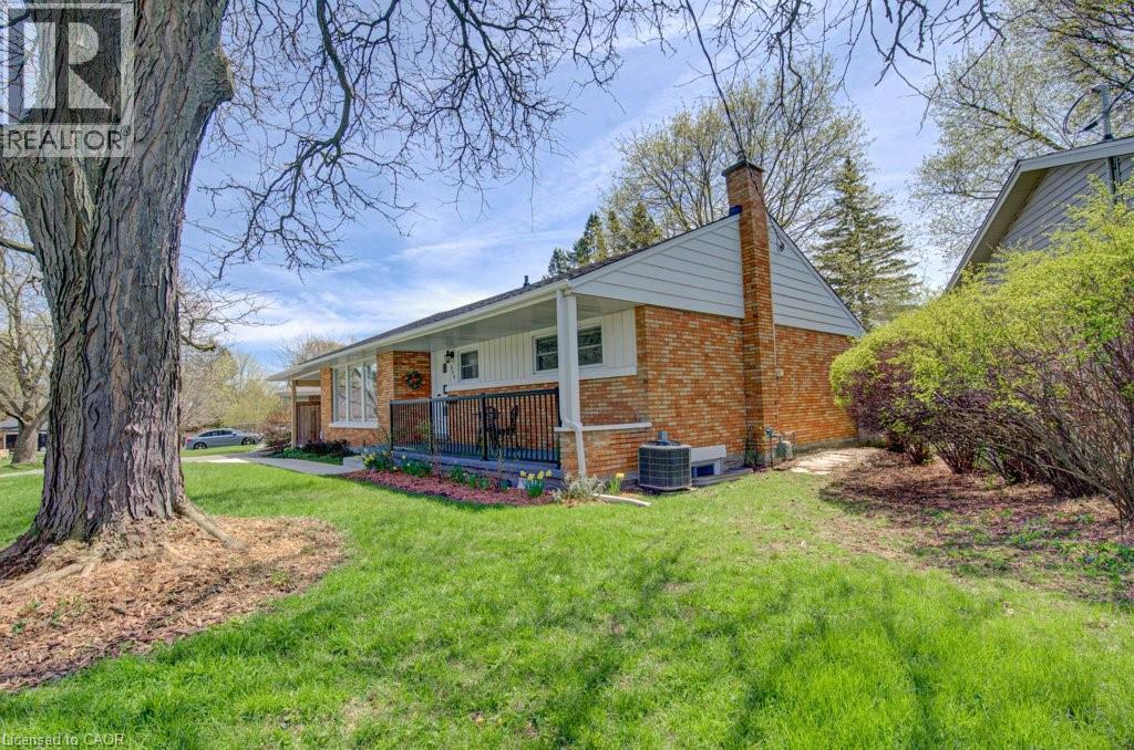 549 DUNBAR Road, Kitchener, Ontario, N2M2X1 — Photo 3