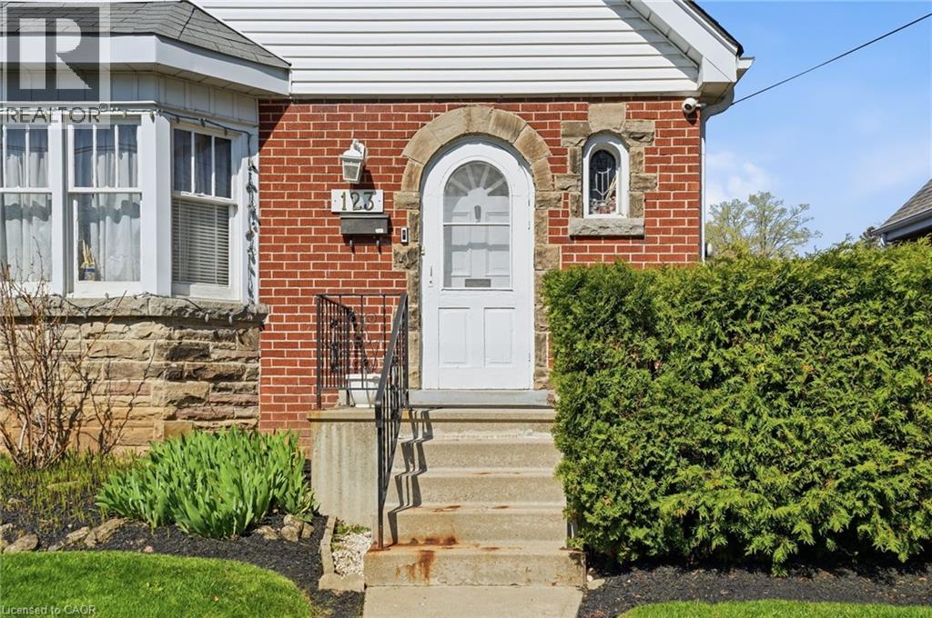 123 LONGWOOD Road N, Hamilton, Ontario, L8S3V8 — Photo 4