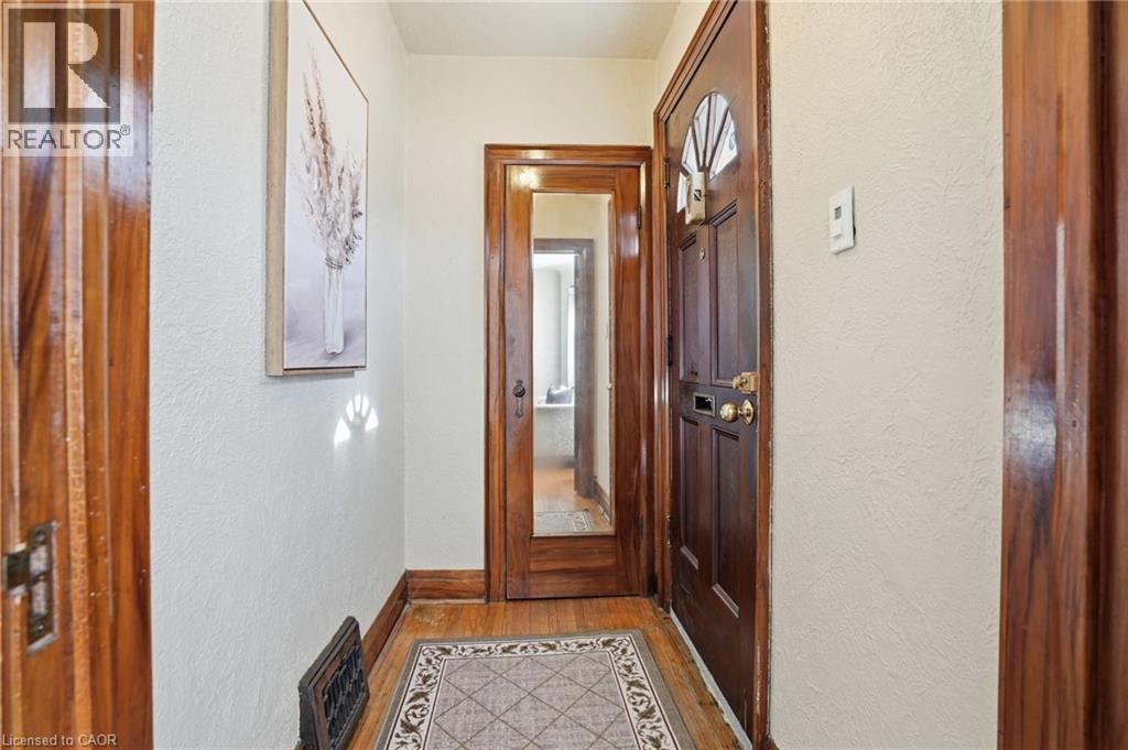 123 LONGWOOD Road N, Hamilton, Ontario, L8S3V8 — Photo 5