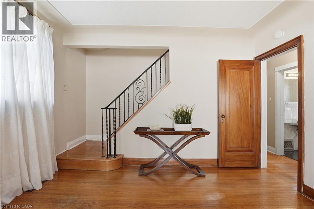 123 LONGWOOD Road N, Hamilton, Ontario, L8S3V8 — Photo 6