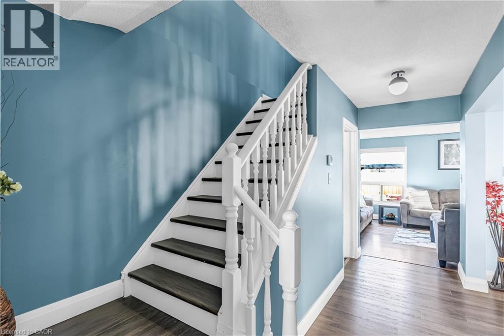 67 ORCHID Crescent, Kitchener, Ontario, N2E3N4 — Photo 3