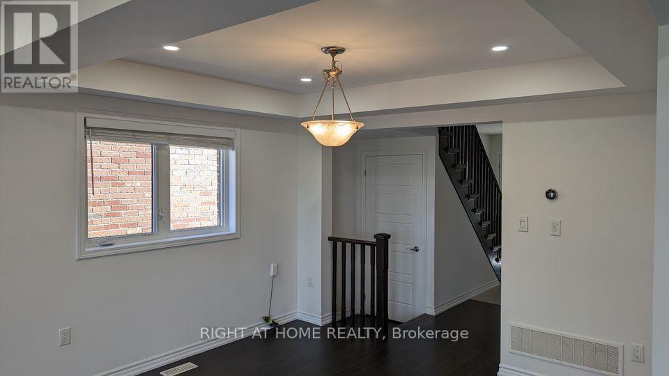 686 LAKING TERRACE, Milton (CL Clarke), Ontario, L9T0Y8 — Photo 8