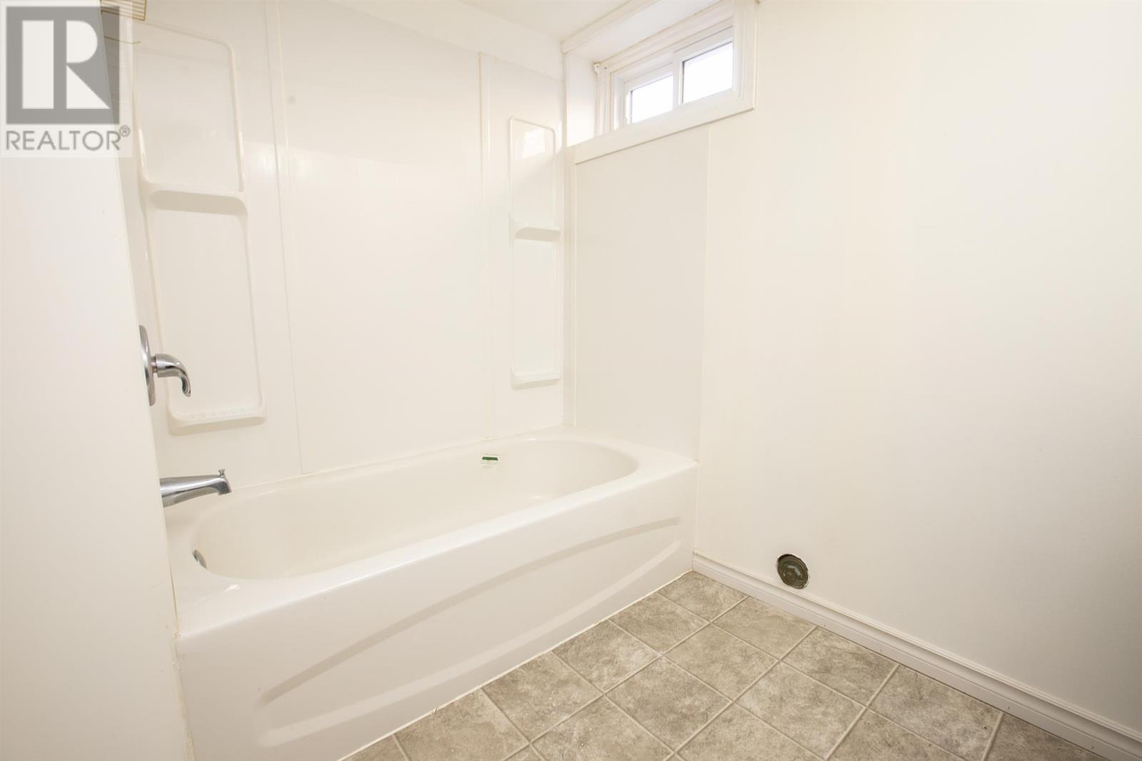 2 Winfield DR, Sault Ste. Marie, Ontario, P6C2M9 — Photo 44