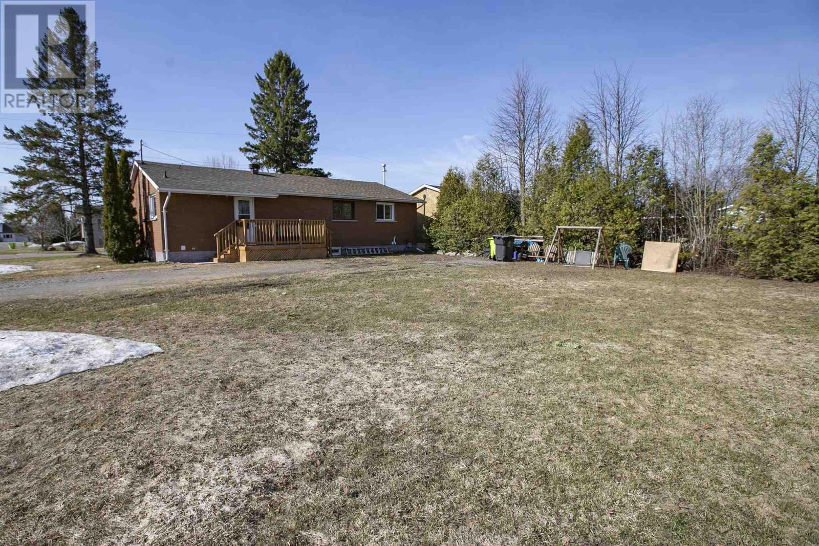 2 Winfield DR, Sault Ste. Marie, Ontario, P6C2M9 — Photo 7