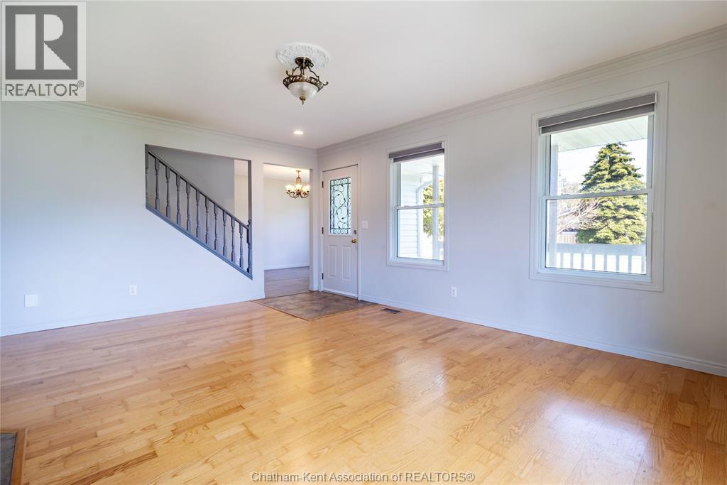 6121 Emerson AVENUE, Comber, Ontario, N0P1J0 — Photo 4