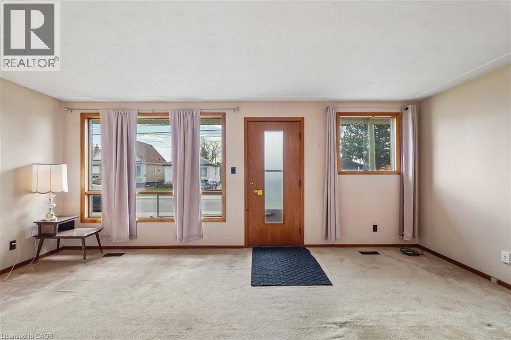 547 QUEBEC Street, Hamilton, Ontario, L8H6V3 — Photo 2