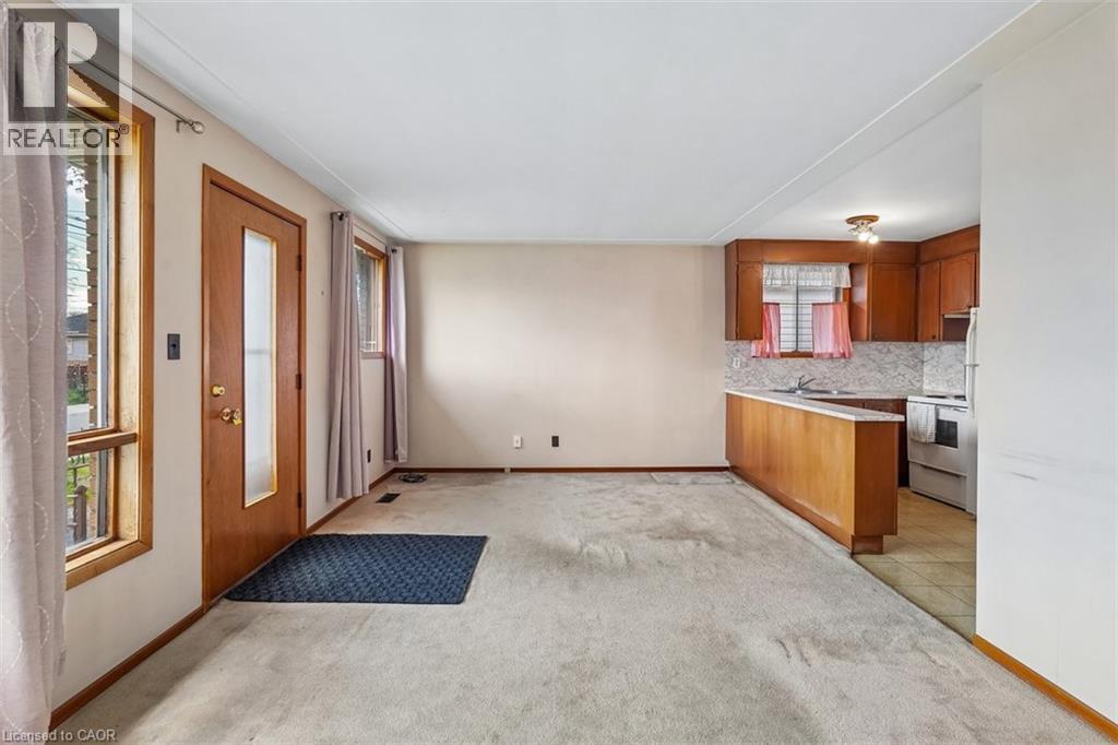 547 QUEBEC Street, Hamilton, Ontario, L8H6V3 — Photo 3