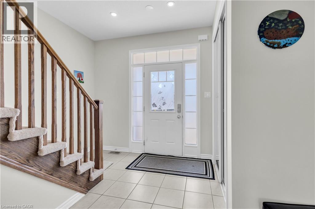 661 DOON SOUTH Drive, Kitchener, Ontario, N2P0H5 — Photo 3