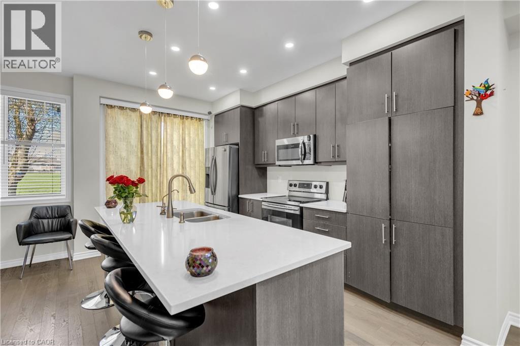 661 DOON SOUTH Drive, Kitchener, Ontario, N2P0H5 — Photo 5