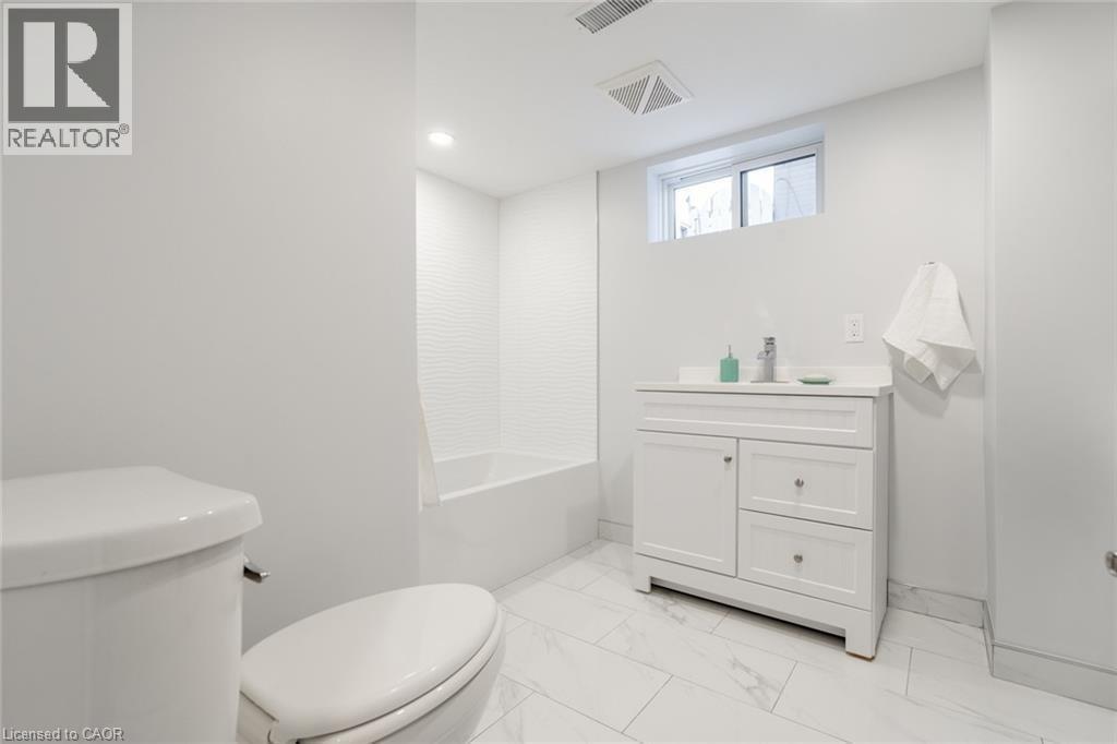 58 SANDALWOOD Avenue, Hamilton, Ontario, L8T2E3 — Photo 33
