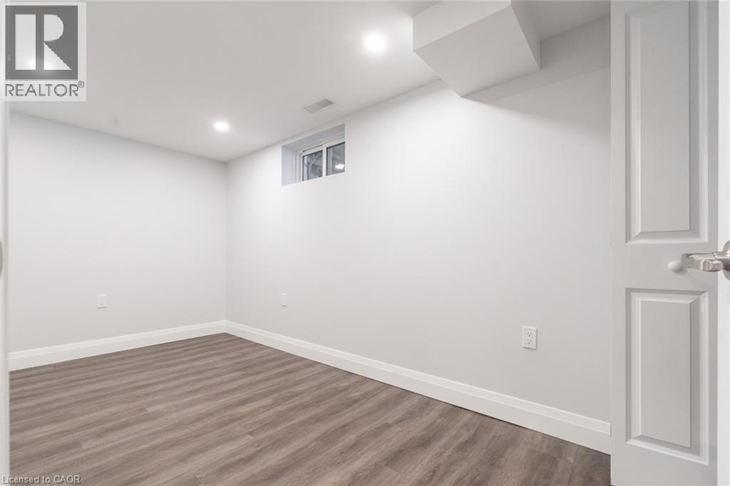 58 SANDALWOOD Avenue, Hamilton, Ontario, L8T2E3 — Photo 38