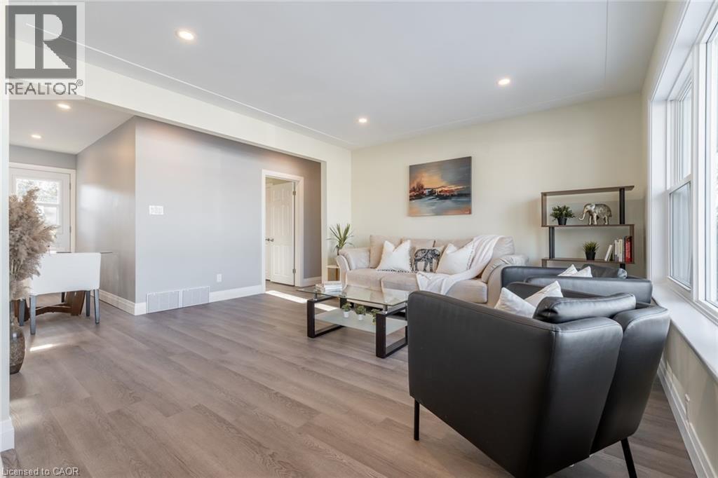 58 SANDALWOOD Avenue, Hamilton, Ontario, L8T2E3 — Photo 4
