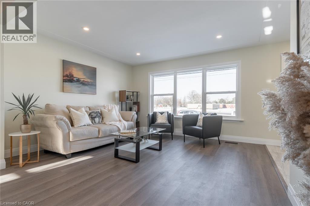 58 SANDALWOOD Avenue, Hamilton, Ontario, L8T2E3 — Photo 6