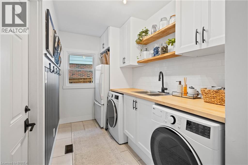 7 COLONIAL Crescent, Brantford, Ontario, N3R7M5 — Photo 19