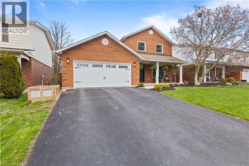7 COLONIAL Crescent, Brantford, Ontario, N3R7M5 — Photo 2