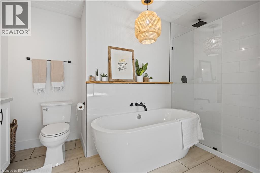 7 COLONIAL Crescent, Brantford, Ontario, N3R7M5 — Photo 23
