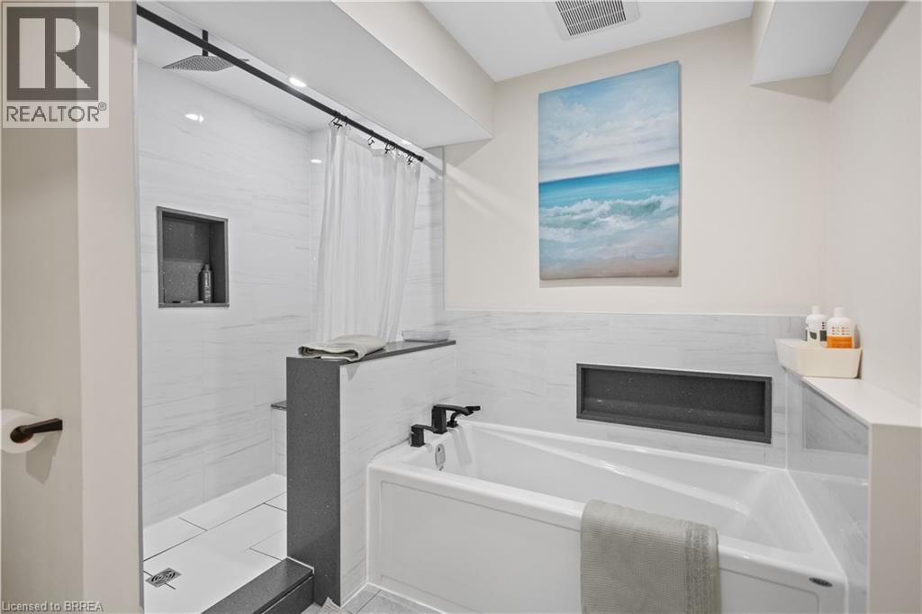 7 COLONIAL Crescent, Brantford, Ontario, N3R7M5 — Photo 39