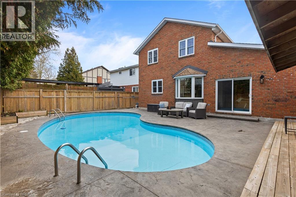 7 COLONIAL Crescent, Brantford, Ontario, N3R7M5 — Photo 40