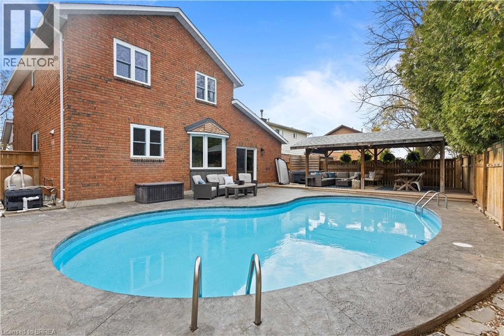 7 COLONIAL Crescent, Brantford, Ontario, N3R7M5 — Photo 42
