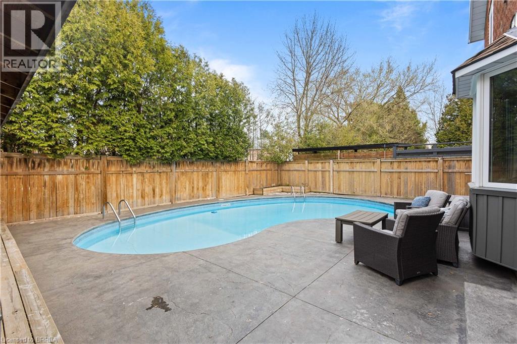 7 COLONIAL Crescent, Brantford, Ontario, N3R7M5 — Photo 43