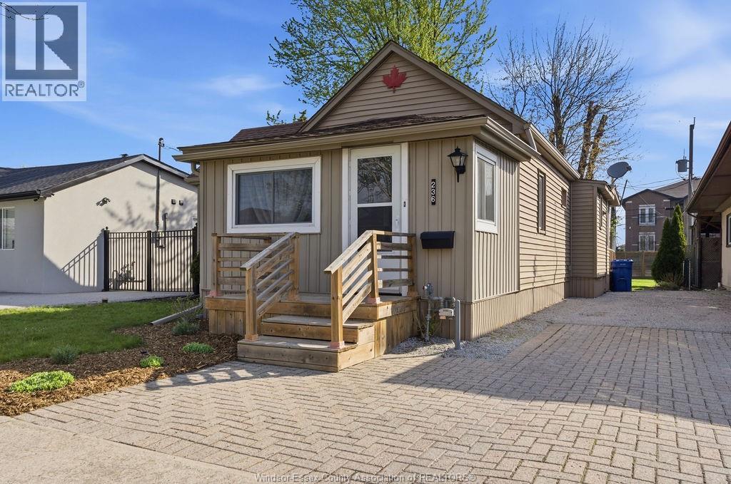 236 FRANK AVENUE, Windsor, Ontario, N8S3N8 — Photo 2