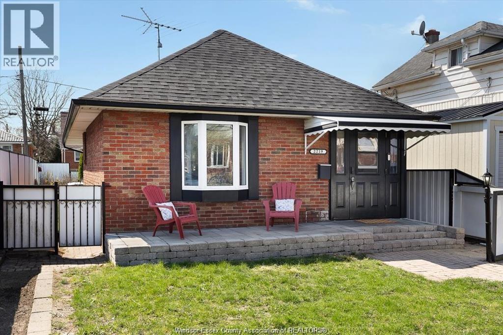 2219 MARENTETTE, Windsor, Ontario, N8X4E8 — Photo 3