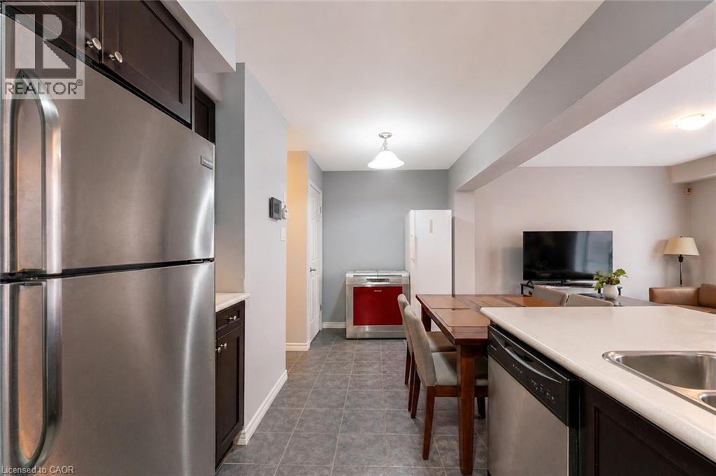 71 GLENVISTA Drive, Kitchener, Ontario, N2R0E3 — Photo 8