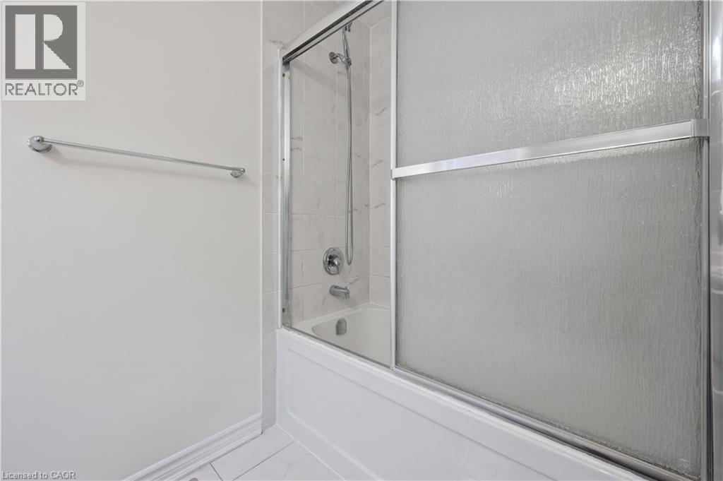 267 GROVEHILL Crescent, Kitchener, Ontario, N2R0K8 — Photo 19