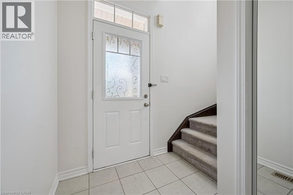 267 GROVEHILL Crescent, Kitchener, Ontario, N2R0K8 — Photo 6