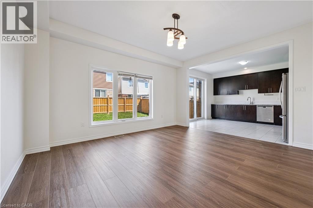 267 GROVEHILL Crescent, Kitchener, Ontario, N2R0K8 — Photo 7