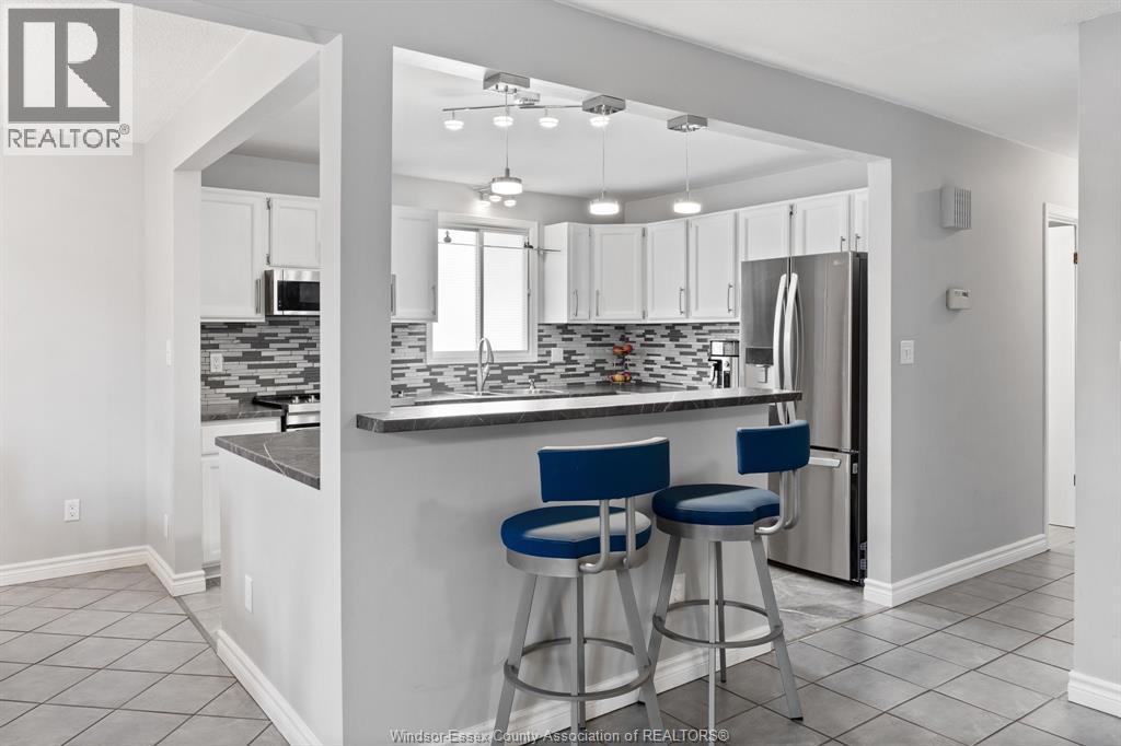 2055 GRAND MARAIS ROAD West, Windsor, Ontario, N9E4K1 — Photo 16