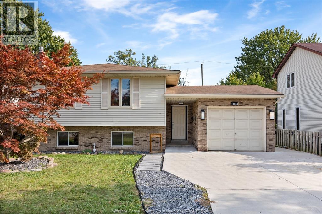 2055 GRAND MARAIS ROAD West, Windsor, Ontario, N9E4K1 — Photo 3