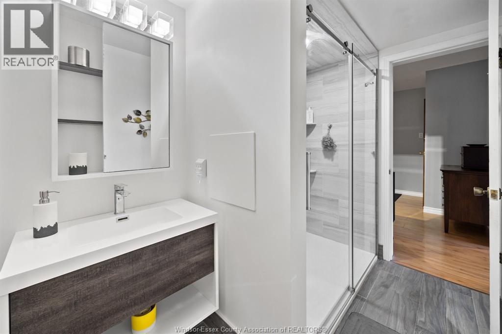 2055 GRAND MARAIS ROAD West, Windsor, Ontario, N9E4K1 — Photo 8