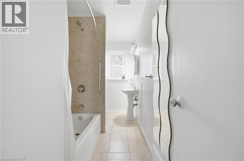 36 WOODELM Drive, St. Catharines, Ontario, L2M4N3 — Photo 14