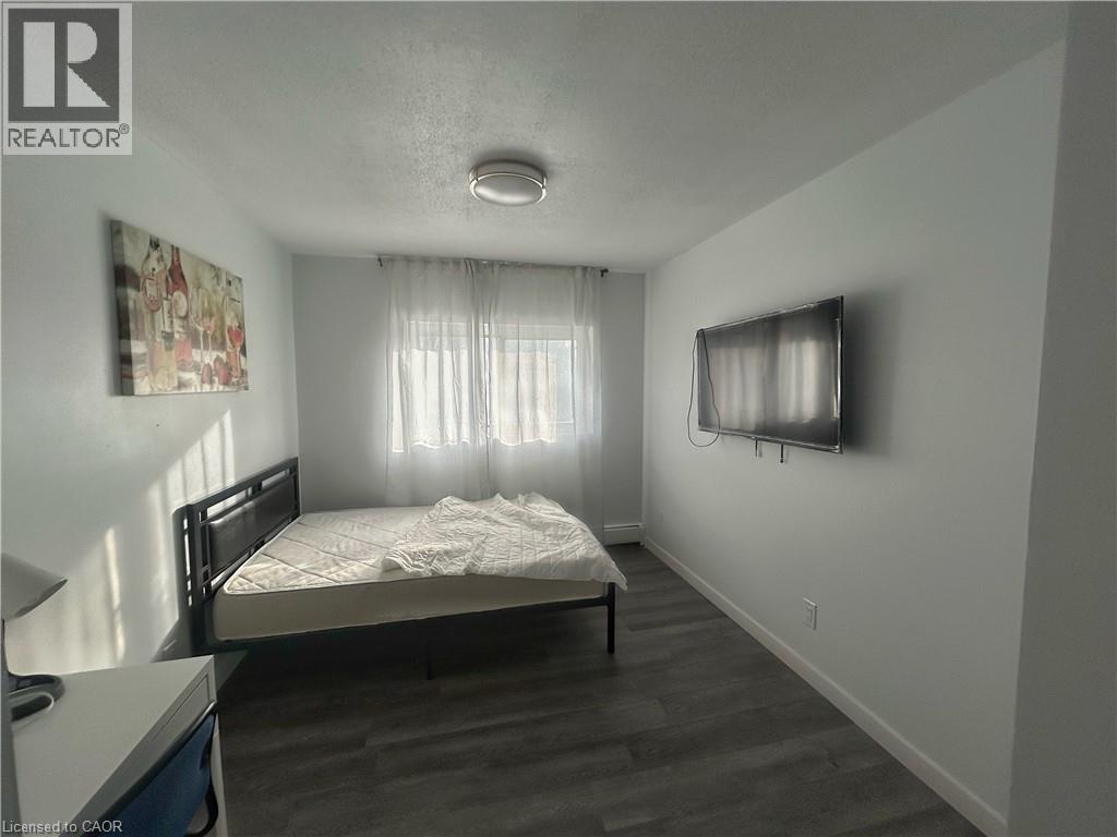 303 N KING Street N Unit# 5, Waterloo, Ontario, N2J2Z1 — Photo 4