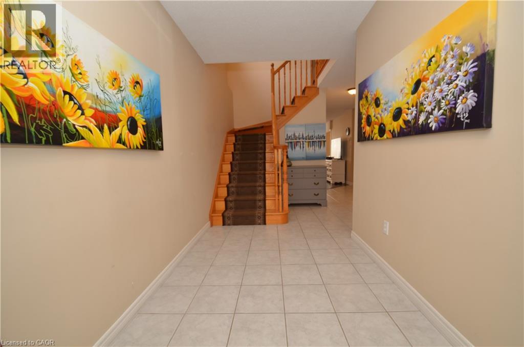 1132 HARROGATE Drive, Ancaster, Ontario, L9K1N1 — Photo 3