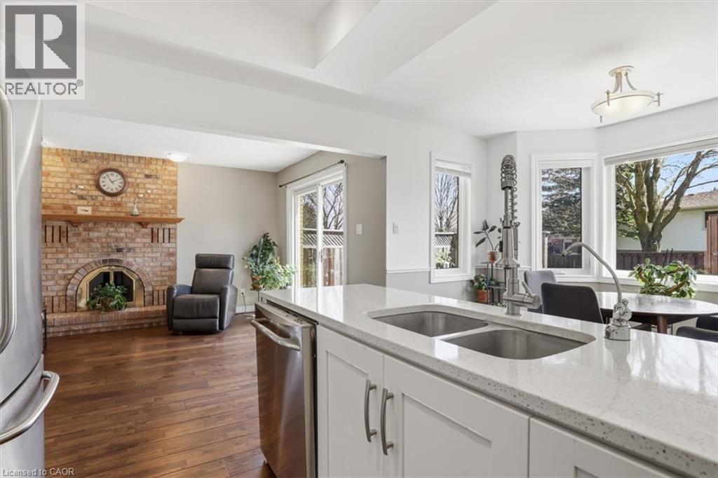113 GLENECHO Court, Waterloo, Ontario, N2K2R3 — Photo 18