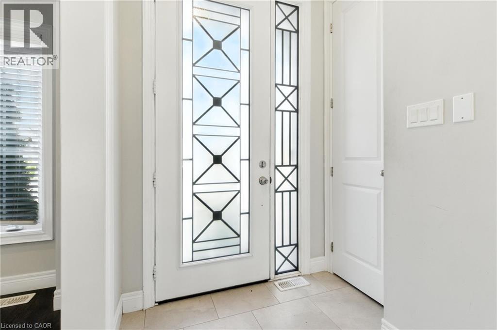 43 RIESLING Court, Hamilton, Ontario, L8G0B4 — Photo 2