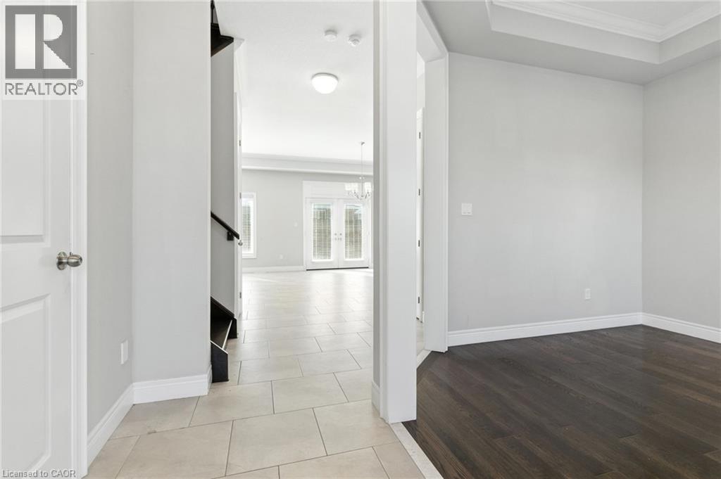 43 RIESLING Court, Hamilton, Ontario, L8G0B4 — Photo 3