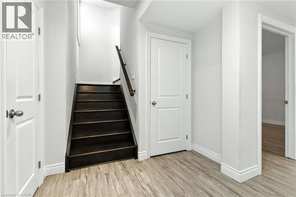 43 RIESLING Court, Hamilton, Ontario, L8G0B4 — Photo 32