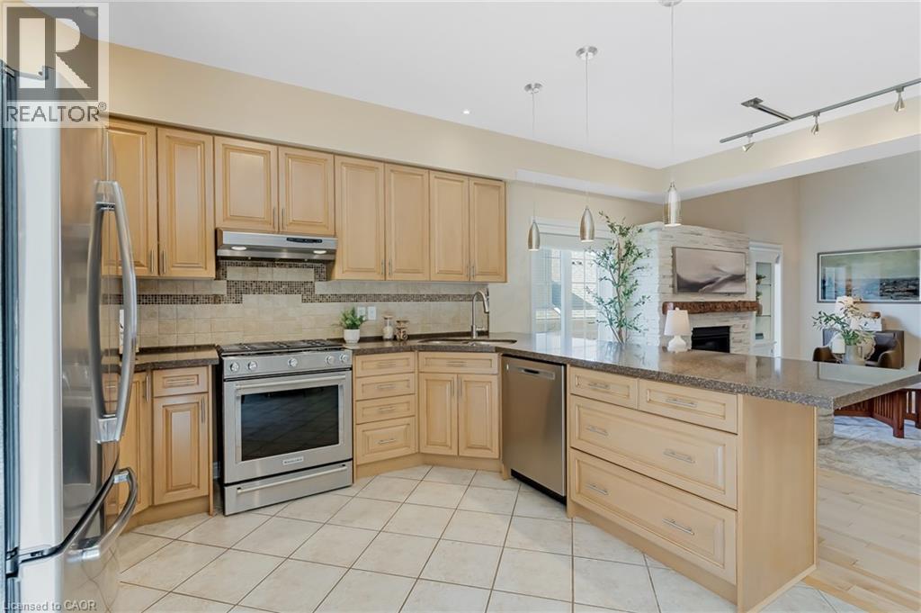 227 CHESTNUT HILL Crescent, Kitchener, Ontario, N2P2X3 — Photo 18