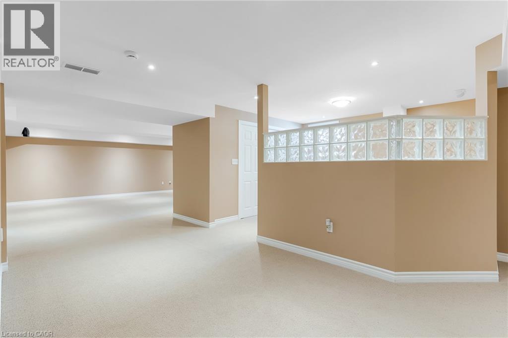 227 CHESTNUT HILL Crescent, Kitchener, Ontario, N2P2X3 — Photo 32