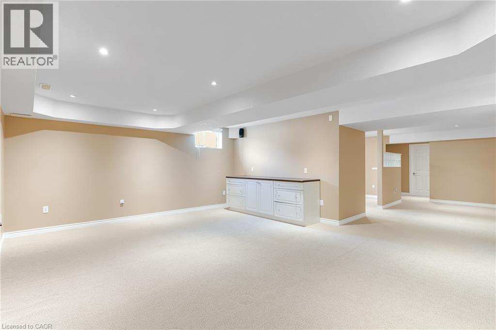 227 CHESTNUT HILL Crescent, Kitchener, Ontario, N2P2X3 — Photo 34