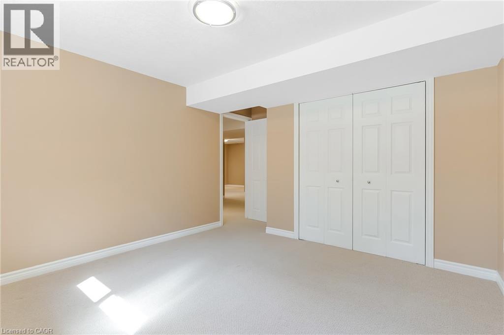227 CHESTNUT HILL Crescent, Kitchener, Ontario, N2P2X3 — Photo 36