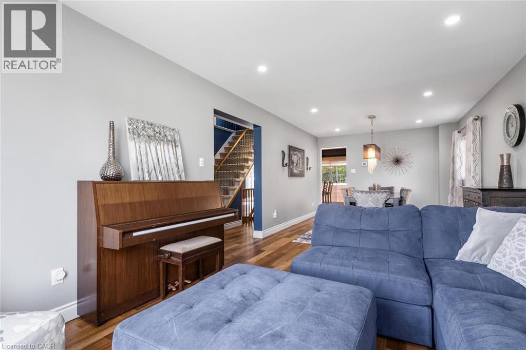 2474 CAVENDISH Drive, Burlington, Ontario, L7P3T8 — Photo 10